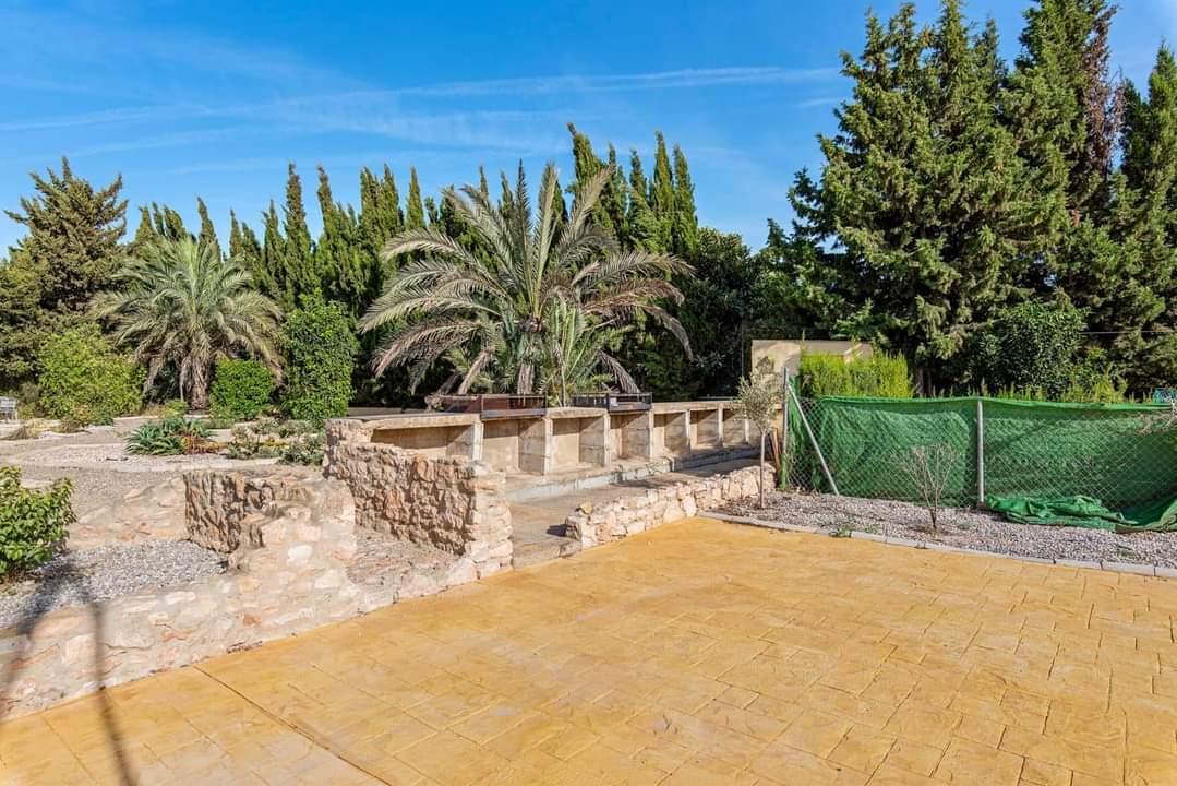 Finca for Sale in Los Montesinos, Alicante