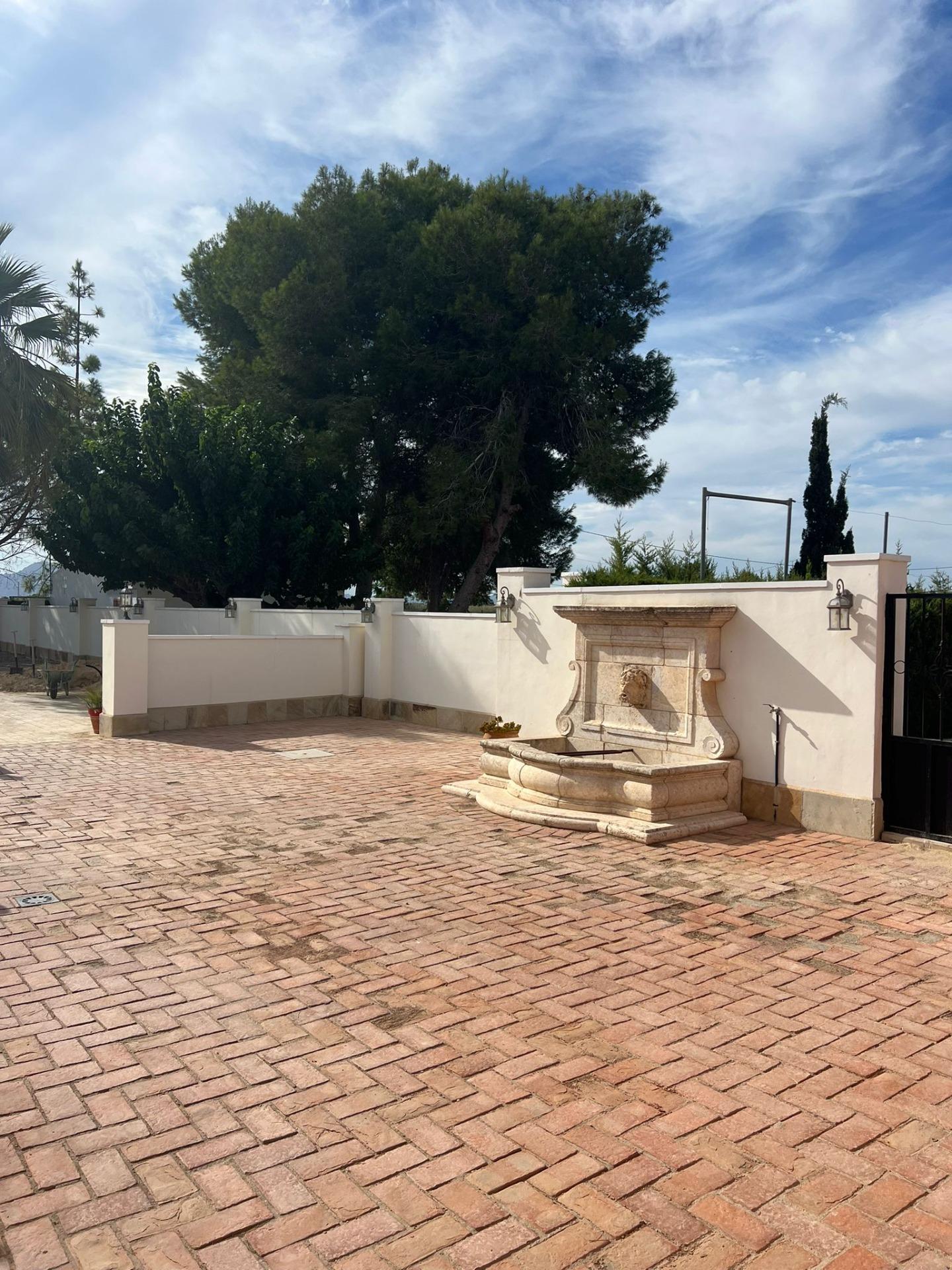 2-1 Villa for Sale in Almoradi, Alicante