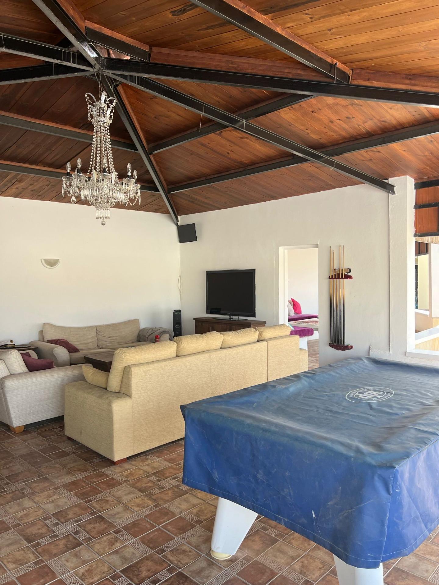 Villa for Sale in Almoradi, Alicante