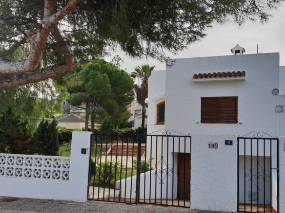 Villa for Sale in La Zenia, Alicante