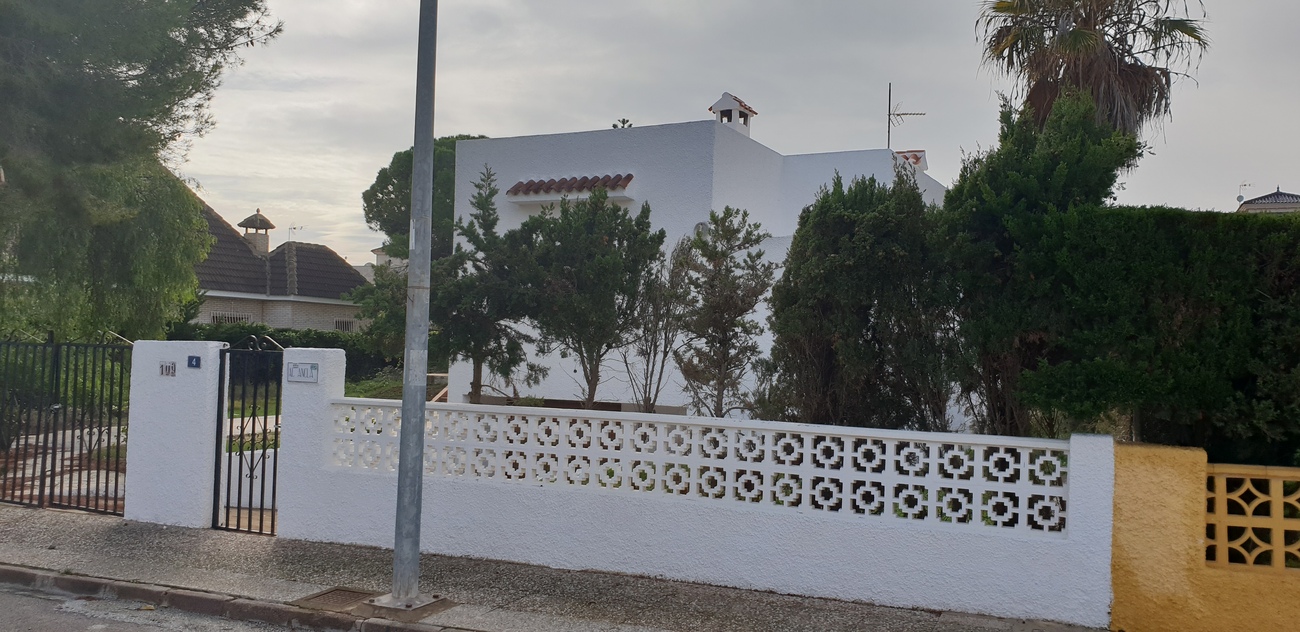 Villa for Sale in La Zenia, Alicante