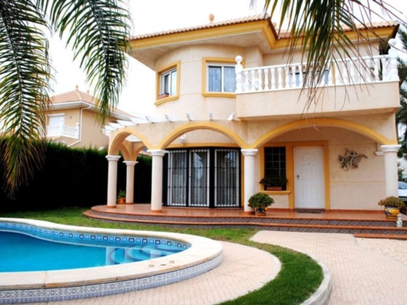 Villa for Sale in La Zenia, Alicante