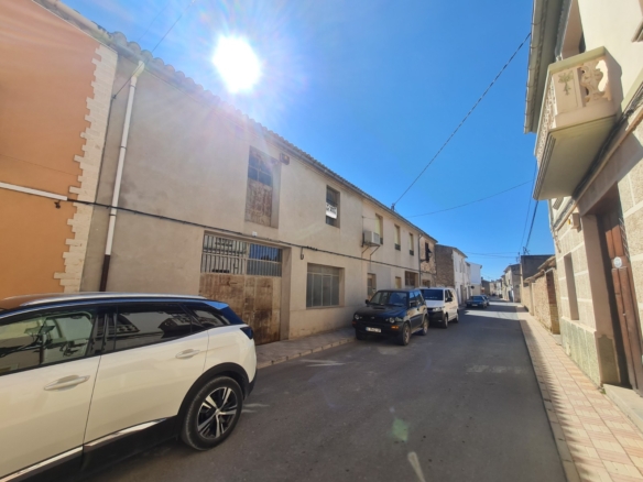 Commercial for Sale in Beneixama, Alicante