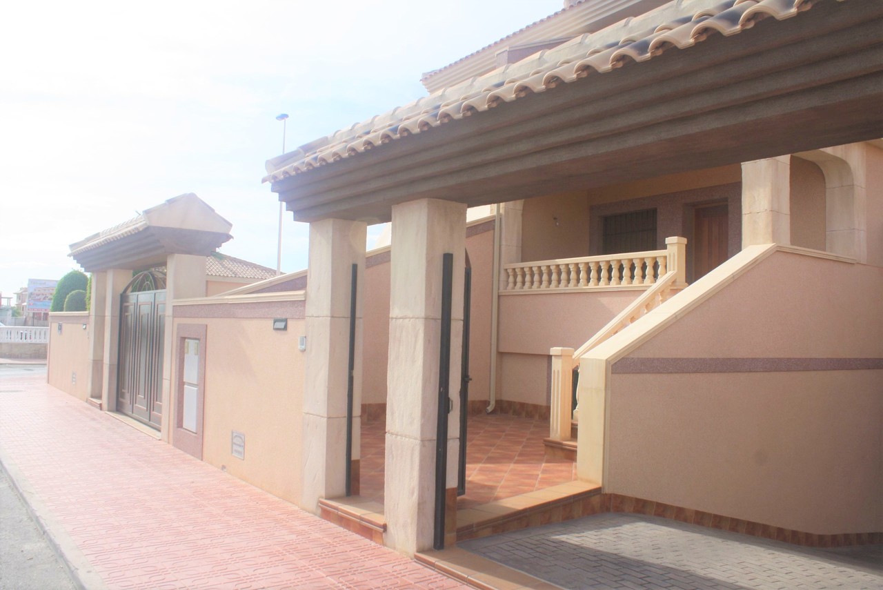 IMG_5713_xlarge Town House for Sale in Los Altos, Alicante