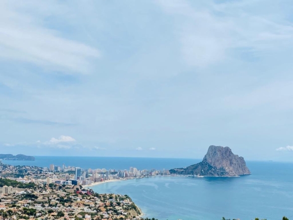 EXCLUSIVE VILLA WITH SPECTACULAR VIEWS