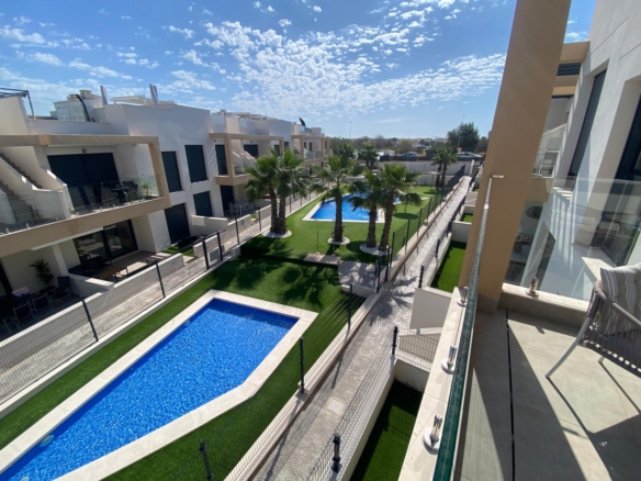 Modern Penthouse with Private Solarium in Villamartín, Orihuela Costa YC405314