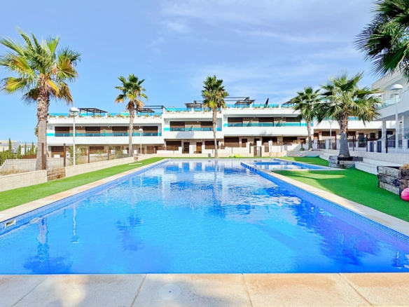Town House in Torrevieja – YC416900