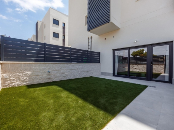 Unique Investment Opportunity in Villajoyosa Costa Blanca North – YC405960