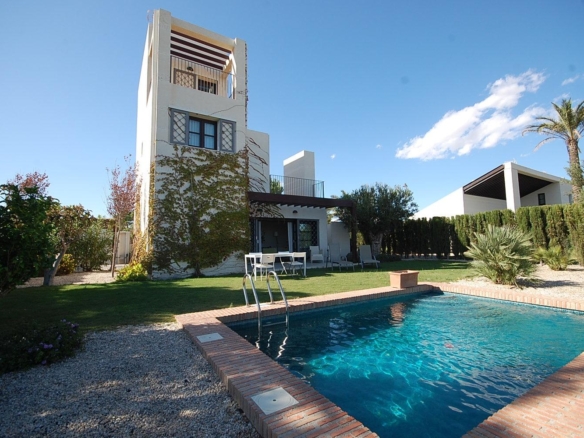 Elegant detached villas with private pool at Peraleja Golf Resort – Costa Cálida – YC412170