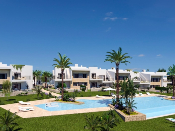 NEW BUILD RESIDENTIAL COMPLEX IN PILAR DE LA HORADADA ON THE GOLF COURSE – YC413061