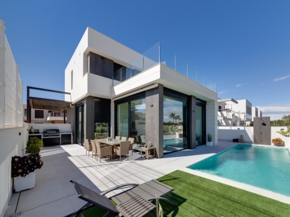 NEW BUILD VILLAS IN PILAR DE LA HORADADA ON THE GOLF COURSE – YC413321