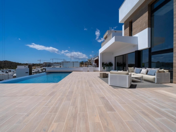 NEW BUILD VILLAS WITH PRIVATE POOL AND GUEST HOUSE – YC413349
