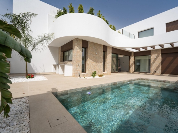 NEW BUILD VILLAS NEAR ROJALES – YC413401