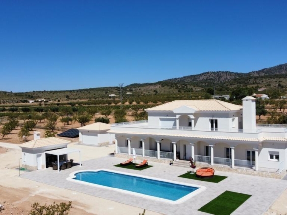 NEW BUILD VILLAS IN PINOSO – YC413681