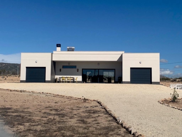 NEW BUILD VILLAS IN PINOSO – YC413689