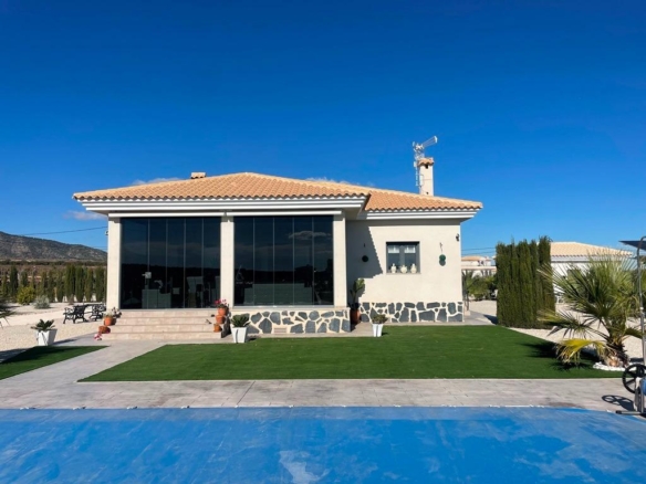 NEW BUILD VILLAS IN PINOSO – YC413697