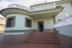 BEAUTIFUL VILLA IN LOS ALTOS, TORREVIEJA – YC414198