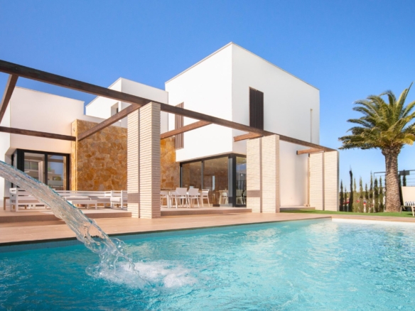 LUXURY VILLA ON THE BEACH – YC414344