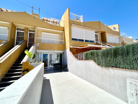 Apartment in Torrevieja – YC474902