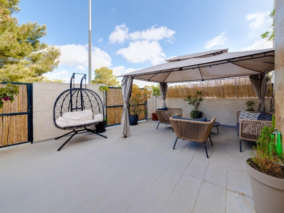 Town House in Villamartin – YC414888