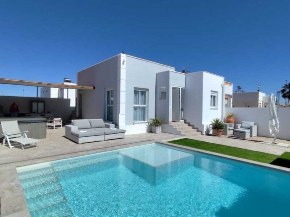 Quad Villa in Sierra Golf – YC414959