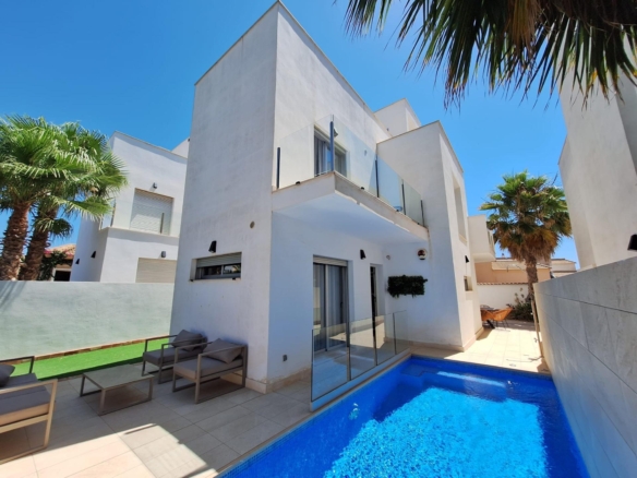 Villa in Torrevieja – YC415130