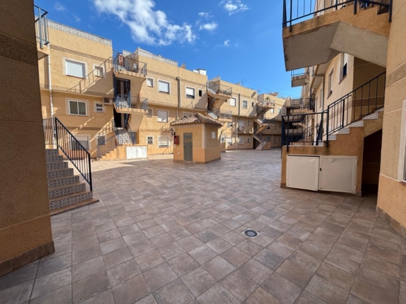 Apartment in Torrevieja – YC415202