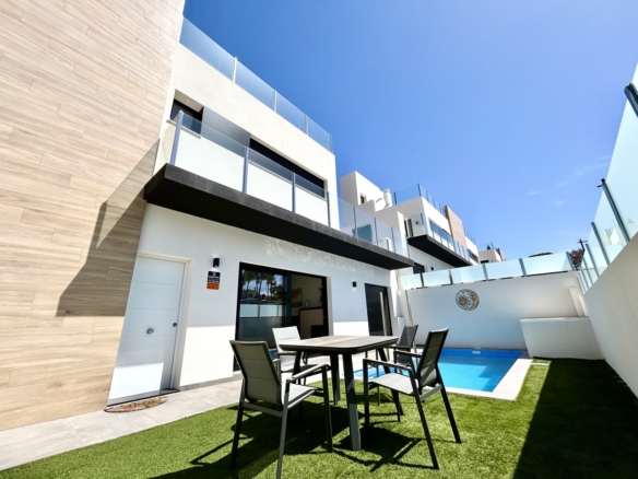 Villa in Villamartin – YC415242