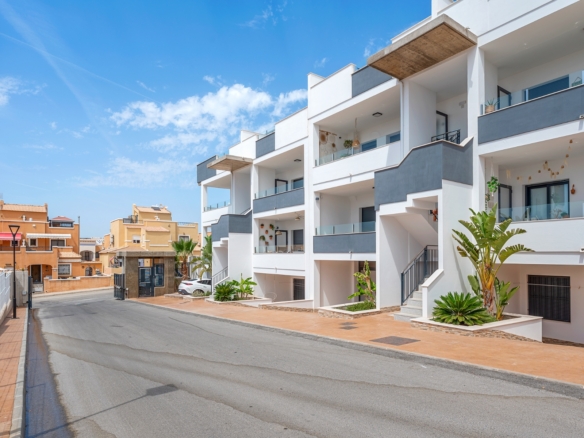 Apartment in Torrevieja – YC415356