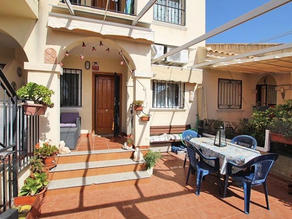 Bungalow in Guardamar del Segura – YC415420