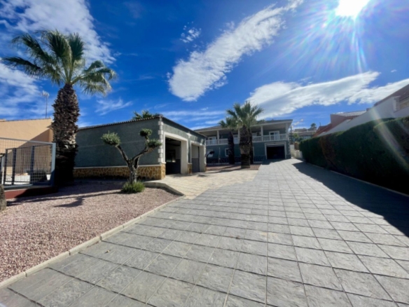 Villa in Ciudad Quesada – YC415571