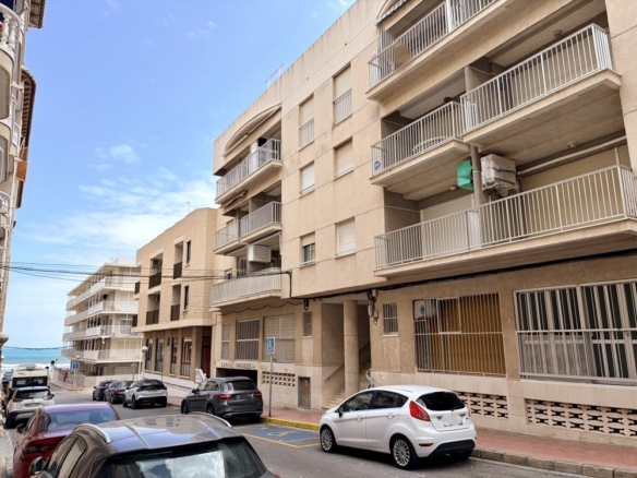 Apartment in Guardamar del Segura – YC415638