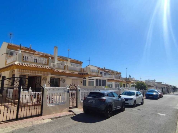 Town House in Playa Flamenca – YC415704