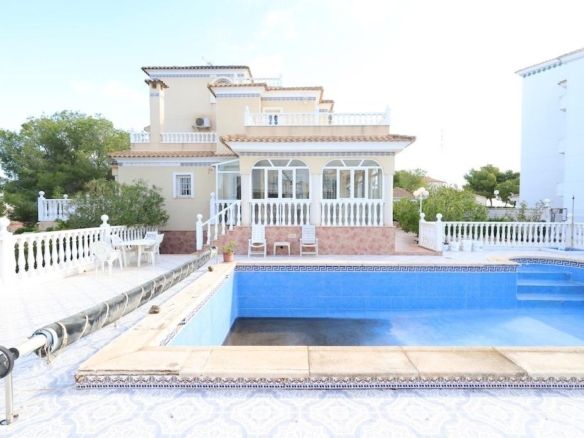 Villa in Orihuela Costa – YC415781