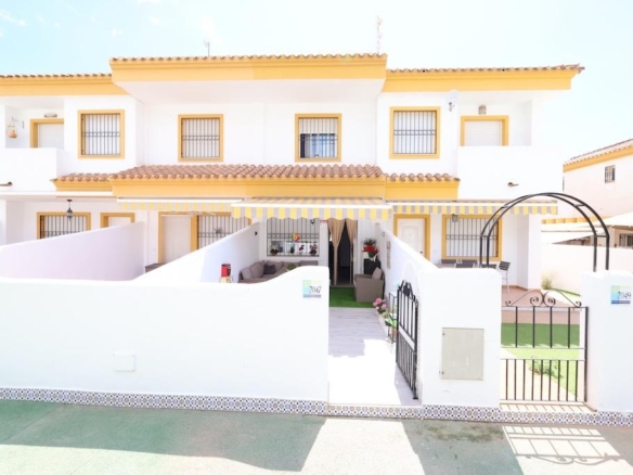 Duplex in Pilar de La Horadada – YC415812