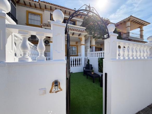 Town House in Orihuela Costa – YC415914