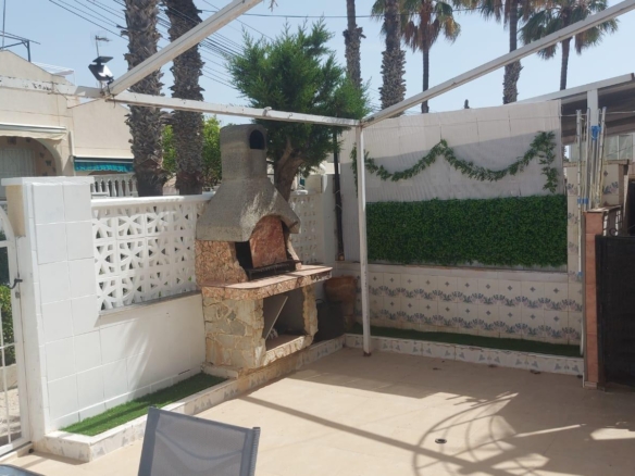 Bungalow in Torrevieja – YC416034