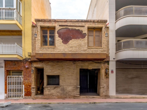 Commercial in Torrevieja – YC416145