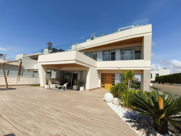 Villa in Orihuela Costa – YC416161