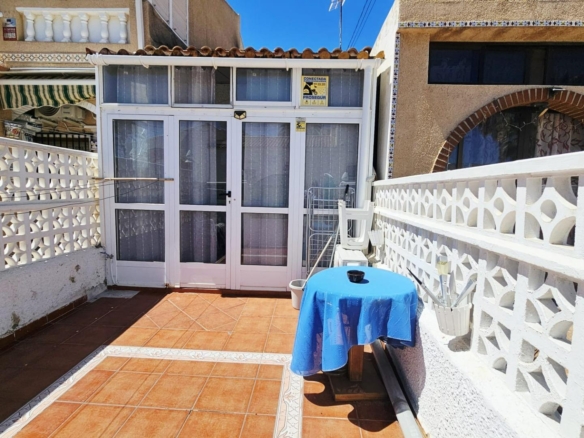 Bungalow in Torrevieja – YC416172