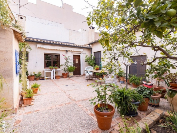 Town House in Los Martinez Del Puerto – YC416196