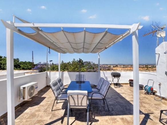 Apartment Penthouse in Torrevieja – YC416335