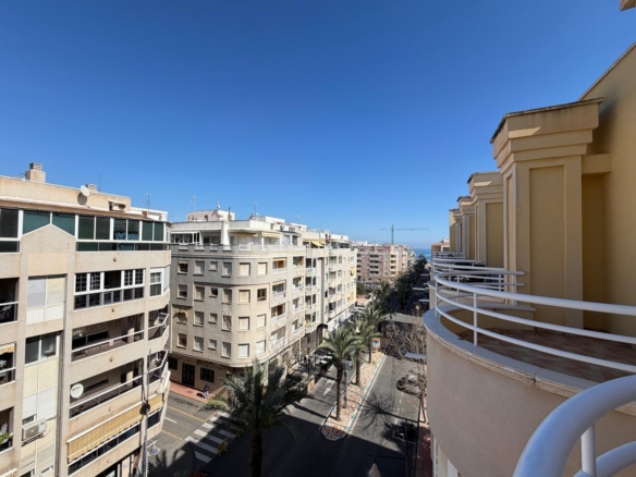 Penthouse in Torrevieja – YC416361