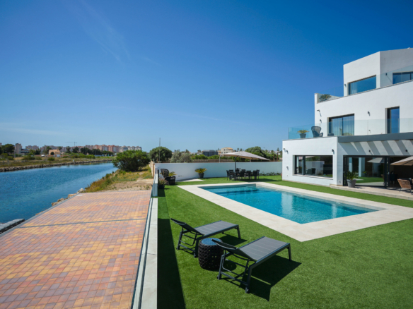 Villa in La Manga del Mar Menor – YC416373