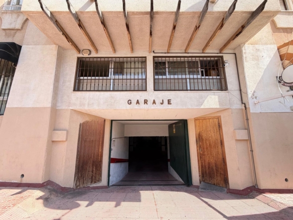 Commercial in Torrevieja – YC416536