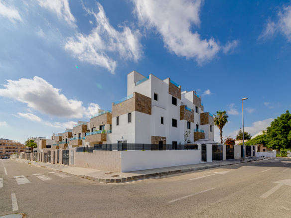 Town House in Villamartin – YC414888