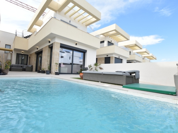 Villa in Los Montesinos – YC417099