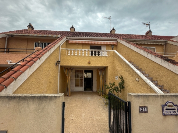 Town House in Torrevieja – YC417521