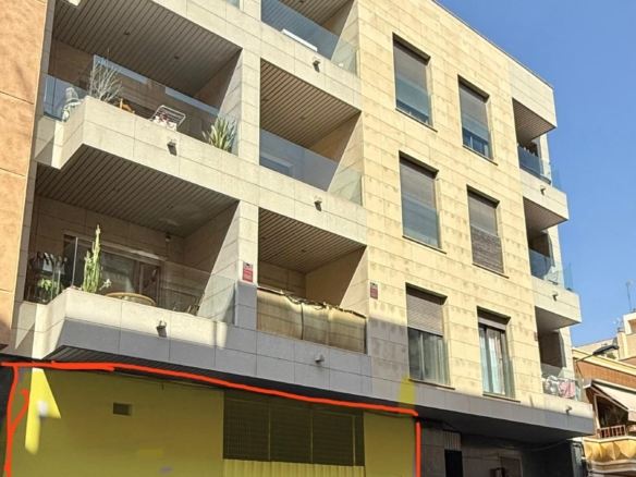 Commercial in Torrevieja – YC417620
