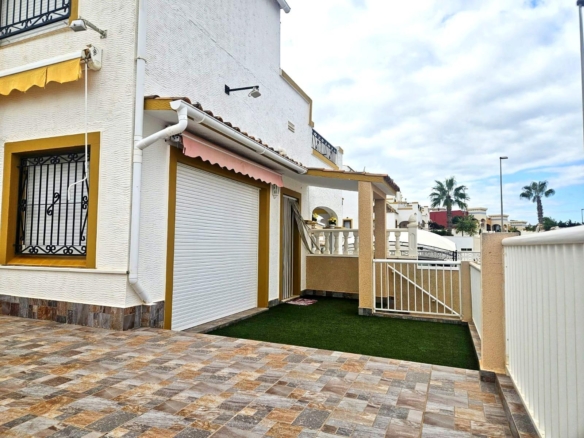 Town House in Orihuela Costa – YC417727